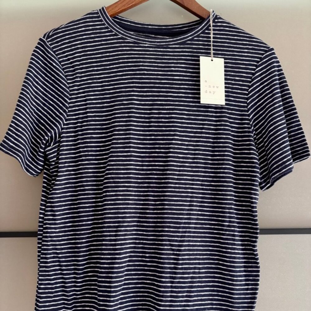 A New Day Navy & White striped Tshirt Sz XS NWT